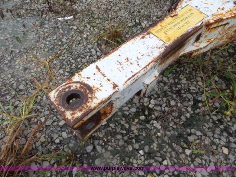 image for item CC9983 2005 Willmar 500 spreader