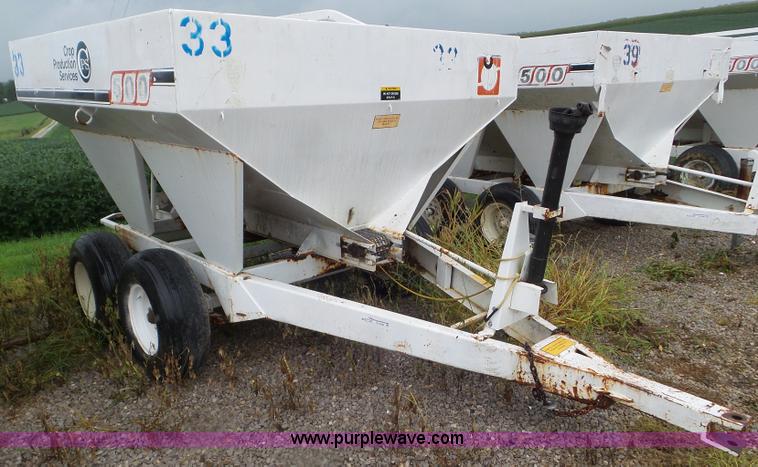 image for item CC9984 2005 Willmar 500 spreader