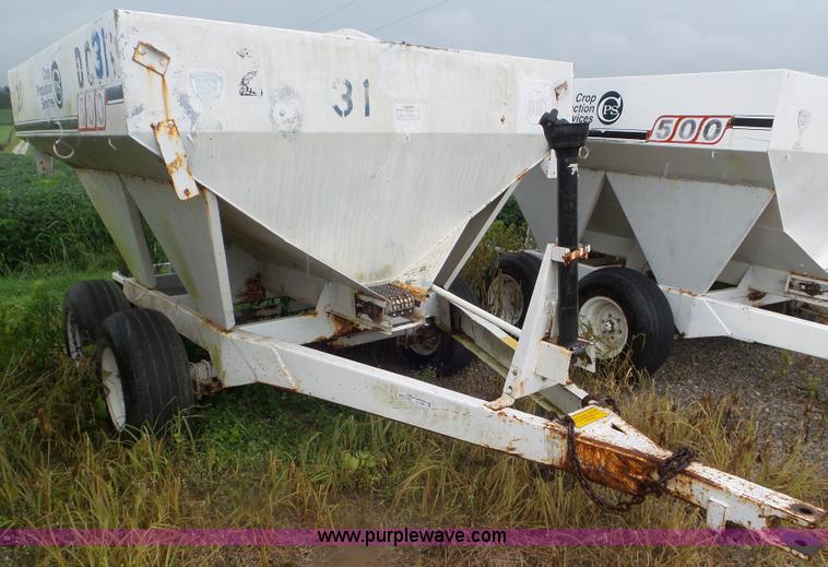 image for item CC9987 2005 Willmar 500 spreader