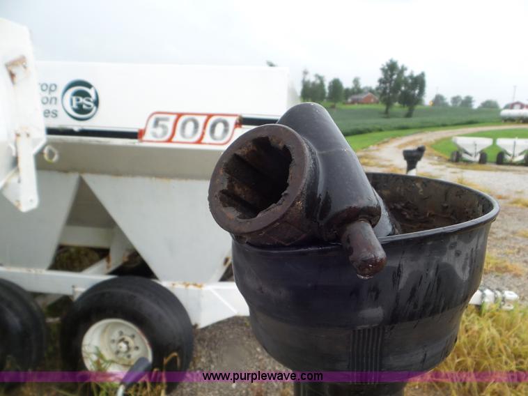 image for item CC9987 2005 Willmar 500 spreader