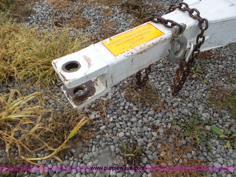 image for item CC9992 2005 Willmar 500 spreader