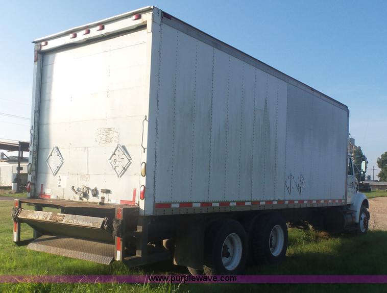 image for item CD9391 1996 International 8100 box truck