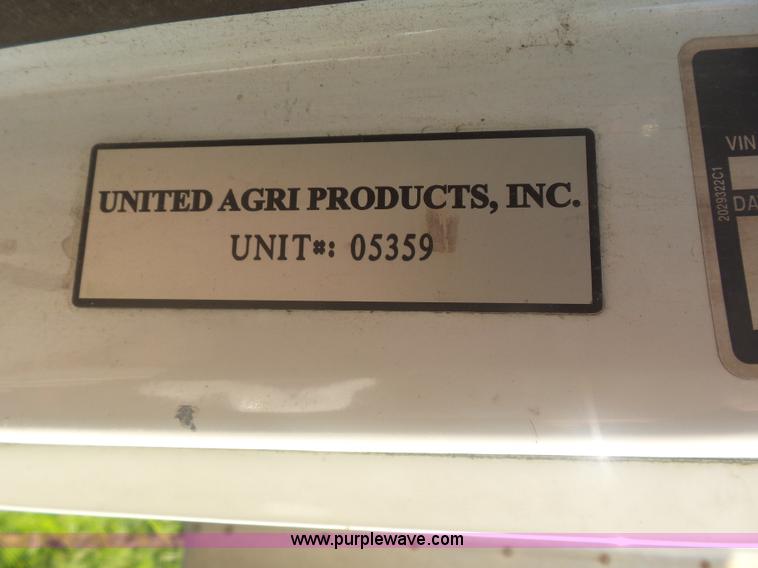 image for item CD9391 1996 International 8100 box truck