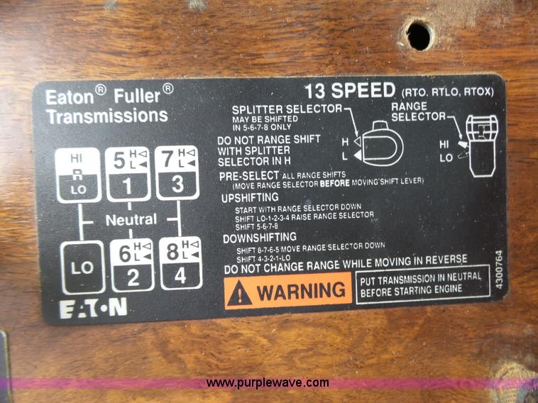 image for item K1156 1997 Peterbilt 377 tender truck