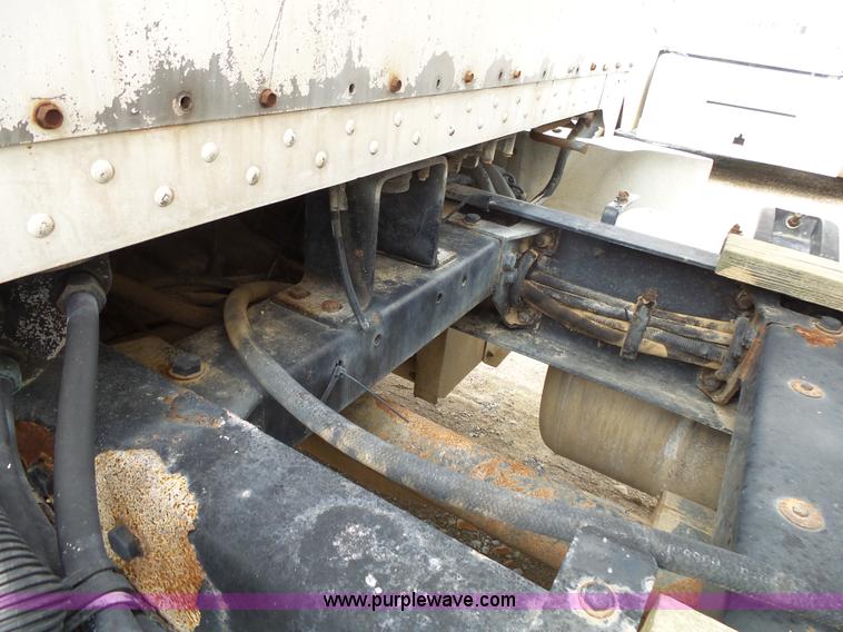 image for item K1157 1997 Peterbilt 377 tender truck