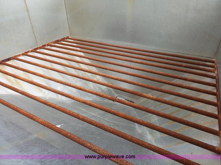 image for item K1157 1997 Peterbilt 377 tender truck