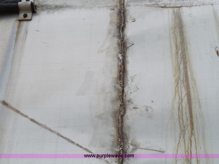 image for item K1157 1997 Peterbilt 377 tender truck