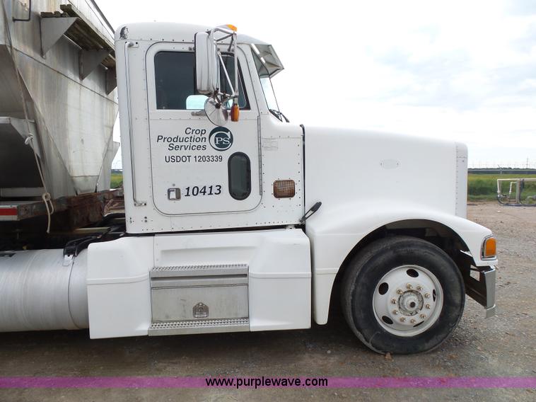 image for item K1157 1997 Peterbilt 377 tender truck