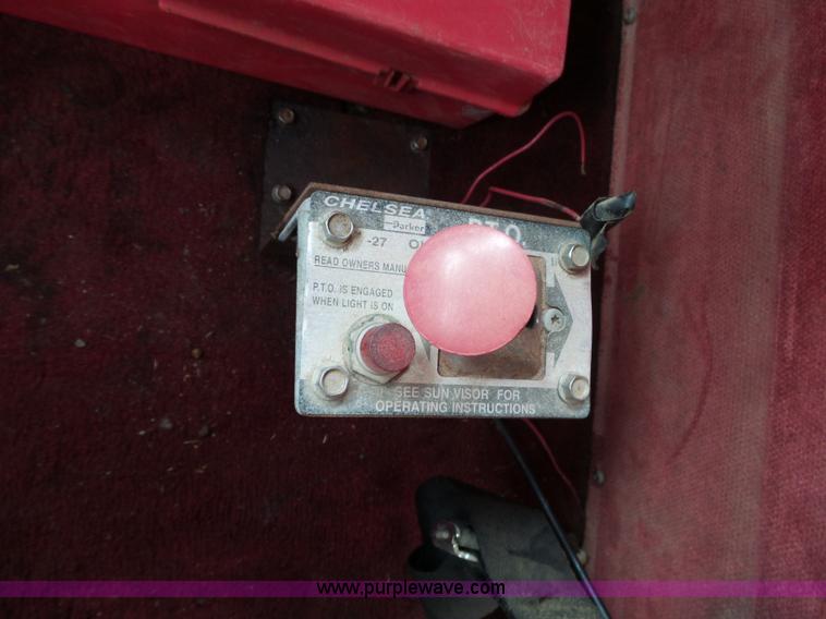 image for item K1157 1997 Peterbilt 377 tender truck