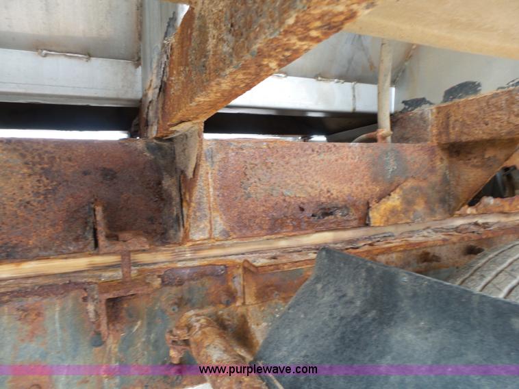 image for item K1158 1999 Mack CH613 tender truck