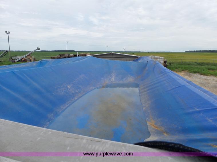 image for item K1158 1999 Mack CH613 tender truck