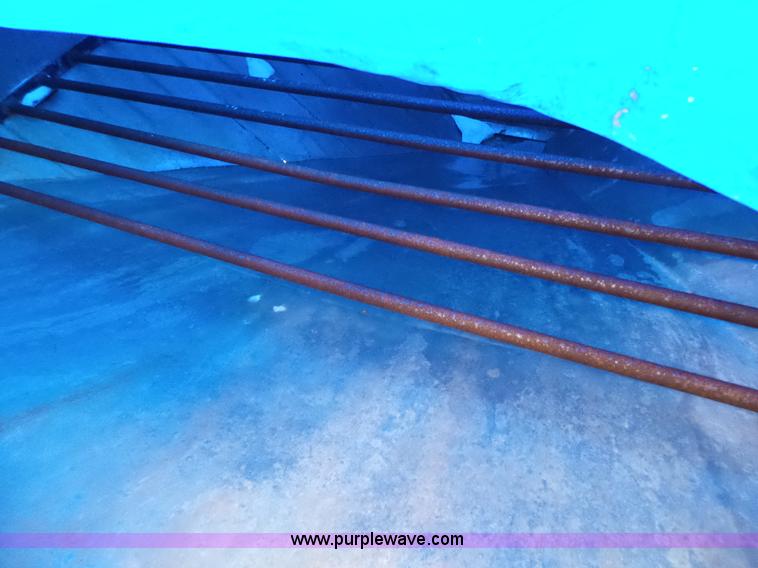 image for item K1158 1999 Mack CH613 tender truck