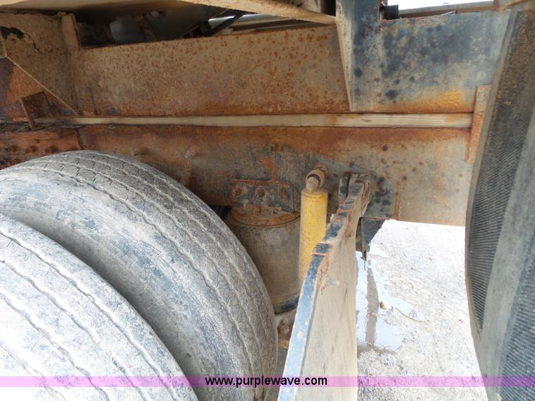 image for item K1158 1999 Mack CH613 tender truck