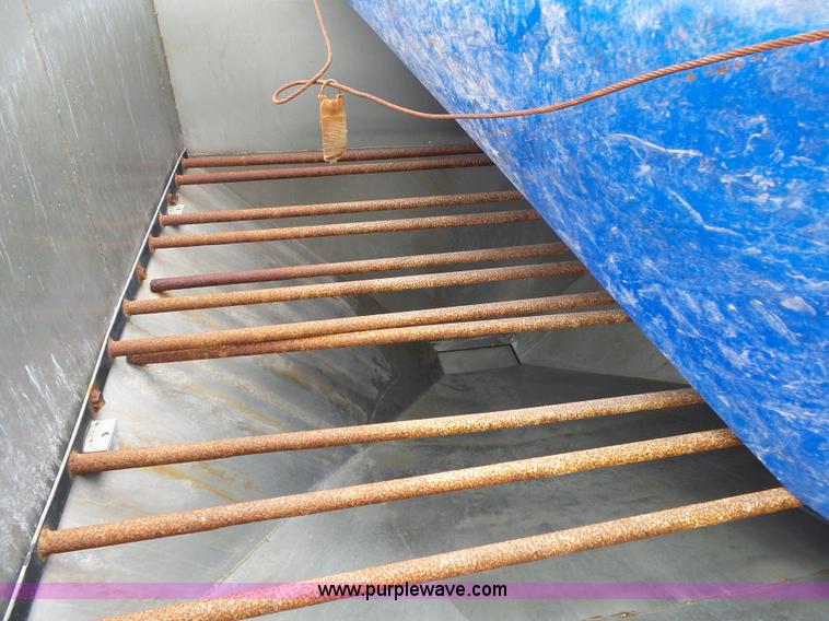 image for item K1158 1999 Mack CH613 tender truck