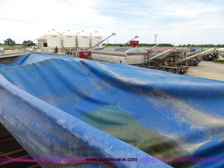 image for item K1158 1999 Mack CH613 tender truck