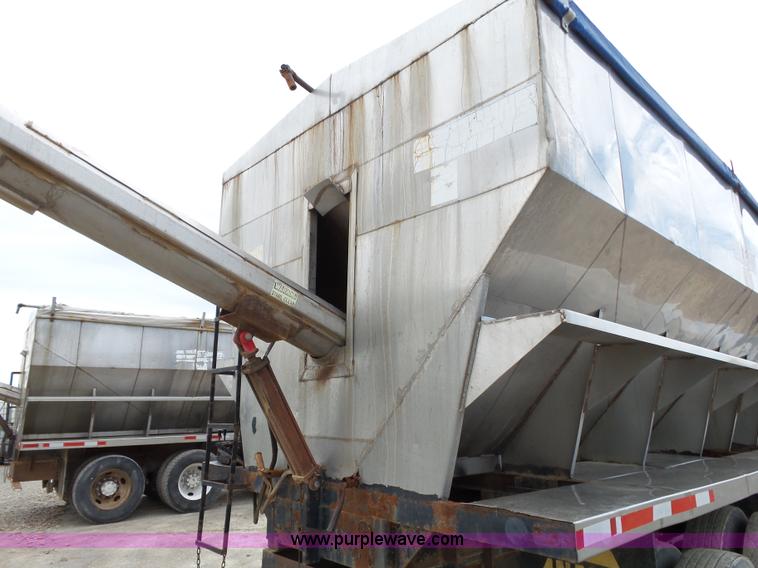 image for item K1158 1999 Mack CH613 tender truck