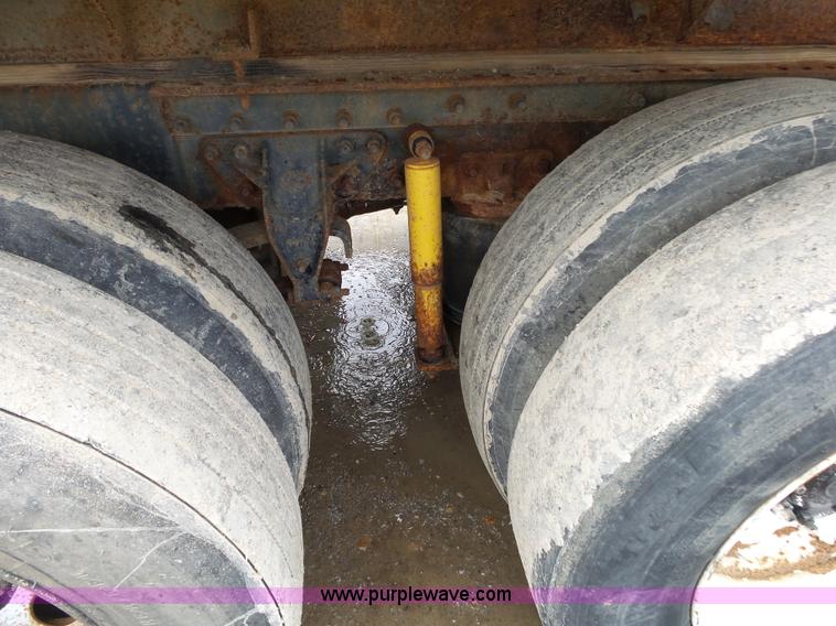 image for item K1158 1999 Mack CH613 tender truck