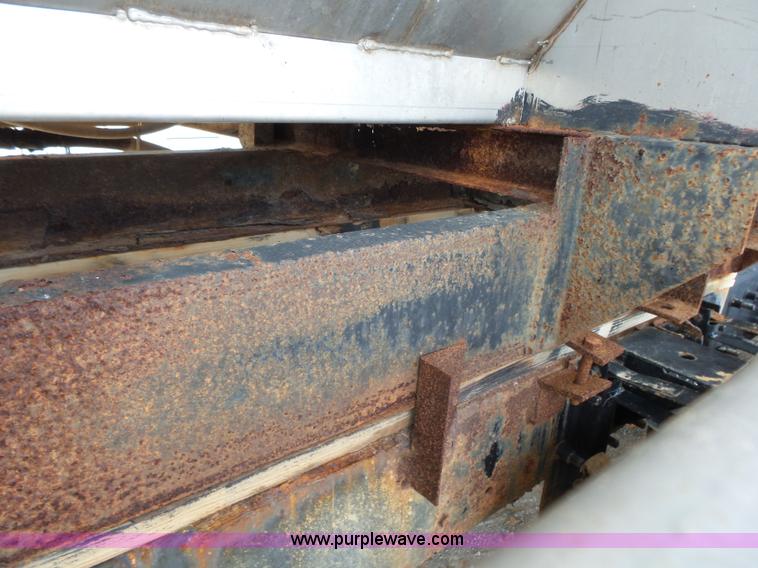 image for item K1158 1999 Mack CH613 tender truck