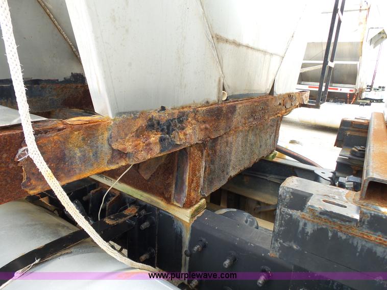 image for item K1158 1999 Mack CH613 tender truck