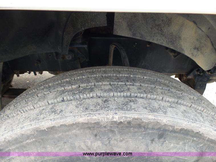 image for item K1158 1999 Mack CH613 tender truck