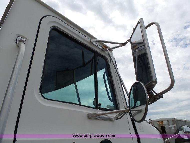 image for item K1158 1999 Mack CH613 tender truck