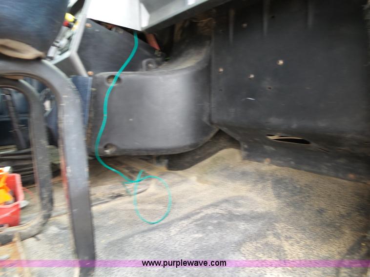 image for item K1158 1999 Mack CH613 tender truck