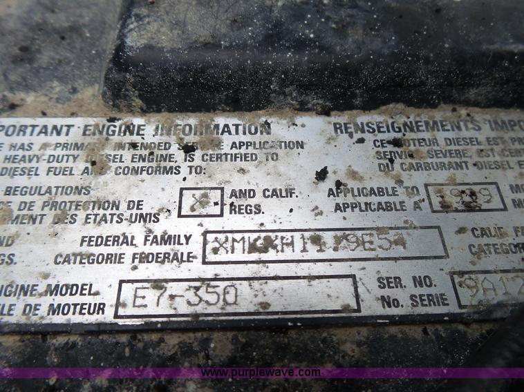 image for item K1158 1999 Mack CH613 tender truck