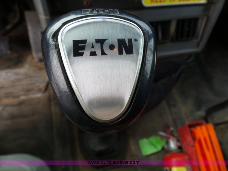 image for item K1158 1999 Mack CH613 tender truck