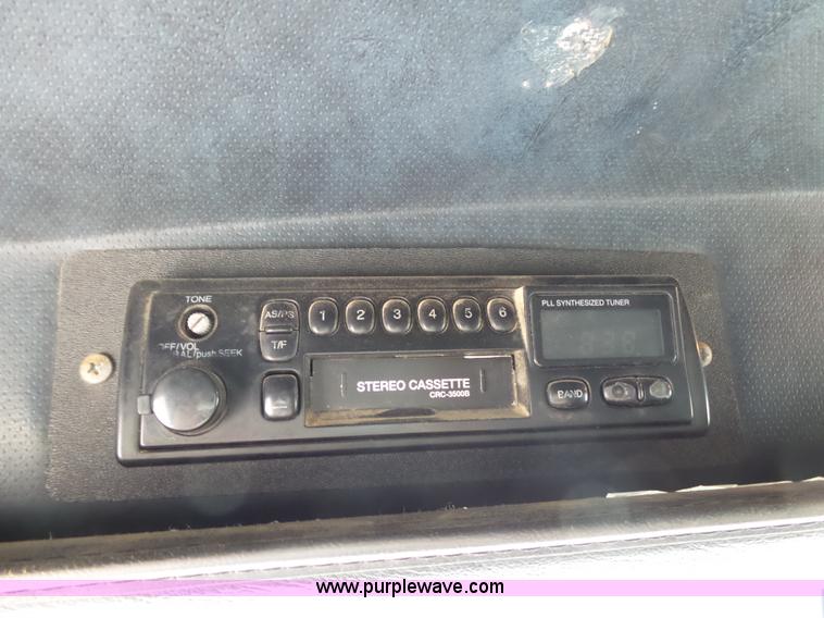 image for item K1158 1999 Mack CH613 tender truck