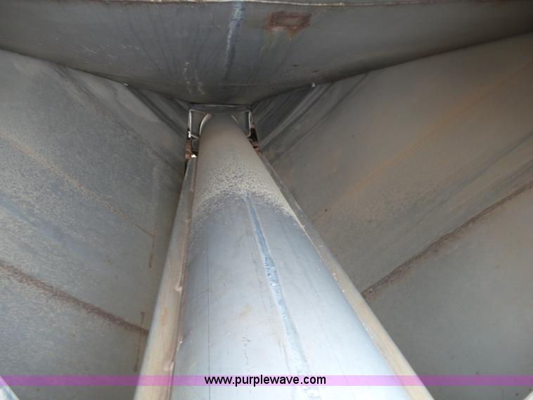 image for item K1159 1997 Peterbilt 377 tender truck