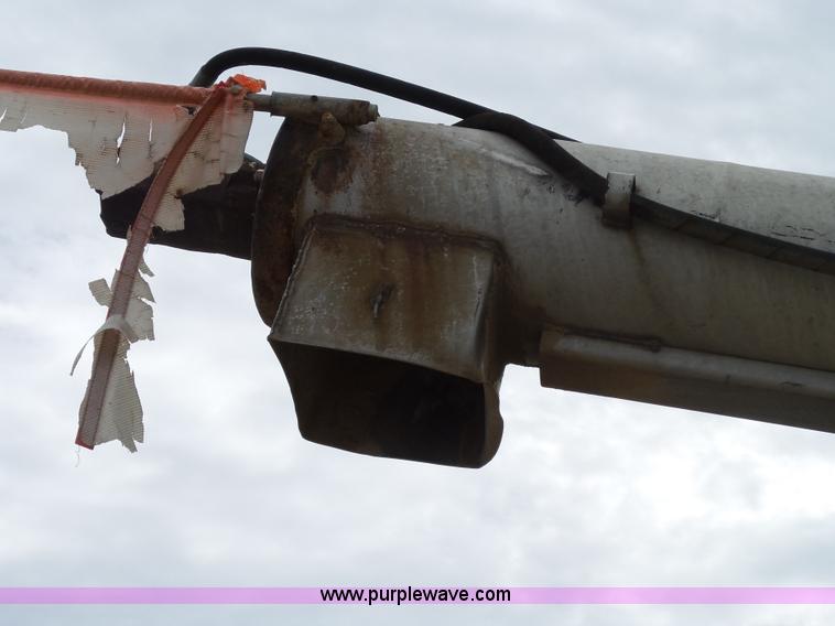 image for item K1159 1997 Peterbilt 377 tender truck