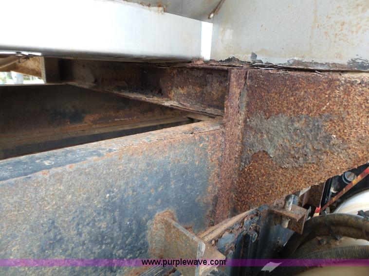 image for item K1159 1997 Peterbilt 377 tender truck