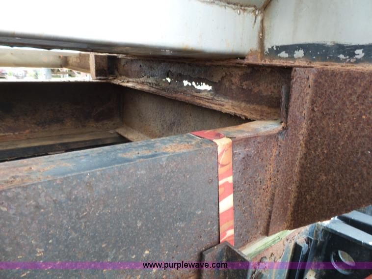 image for item K1159 1997 Peterbilt 377 tender truck