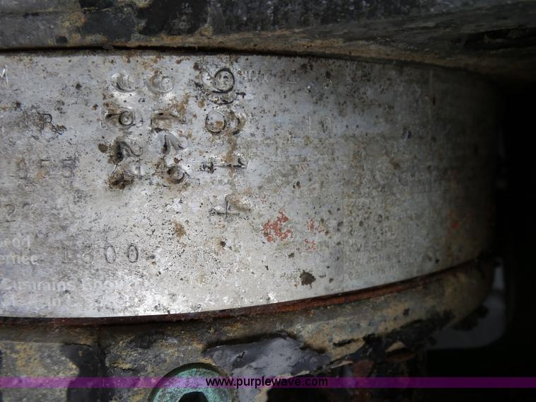 image for item K1159 1997 Peterbilt 377 tender truck