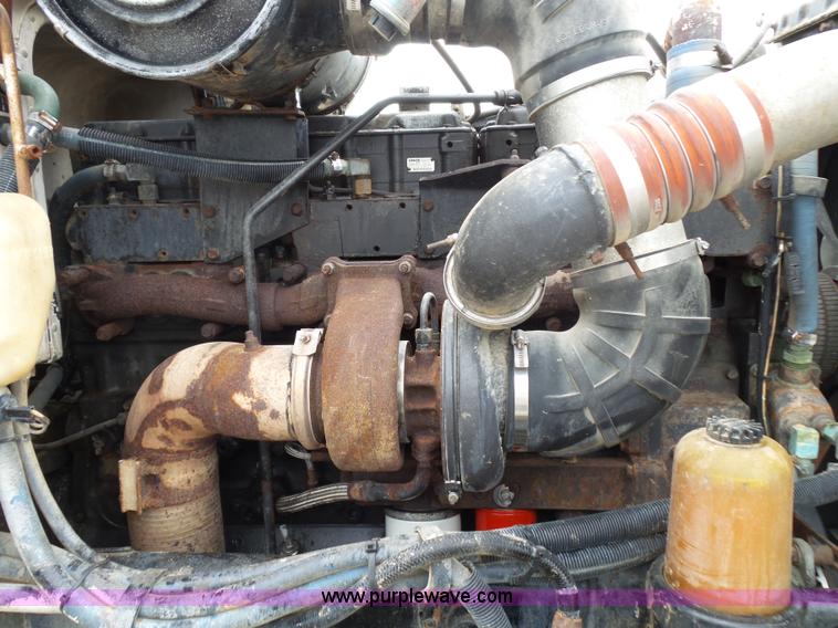 image for item K1159 1997 Peterbilt 377 tender truck