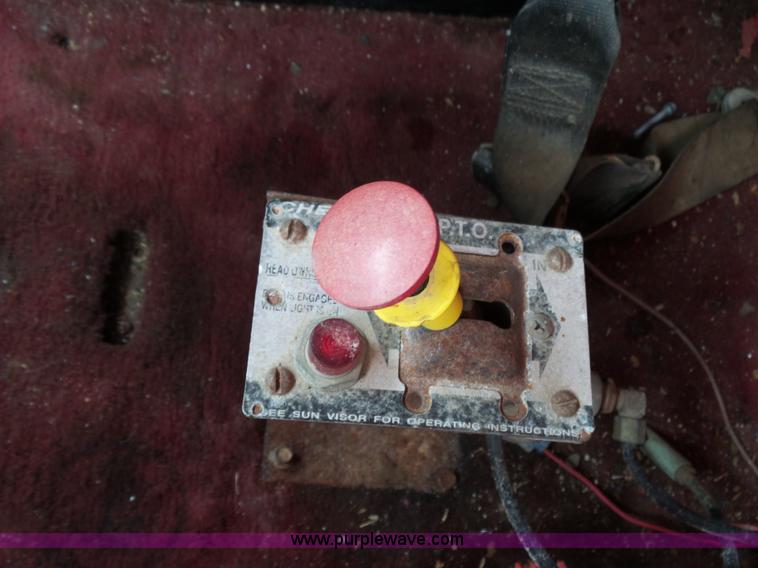 image for item K1159 1997 Peterbilt 377 tender truck