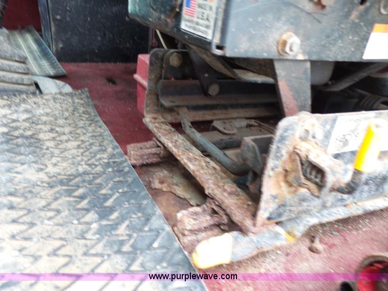 image for item K1159 1997 Peterbilt 377 tender truck