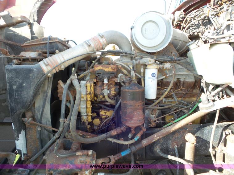 image for item L6878 1989 Kenworth T600 truck chassis