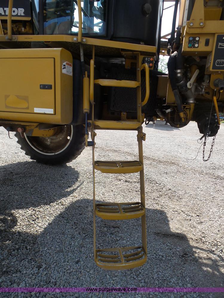 image for item L6879 2008 Rogator 1286C self-propelled applicator