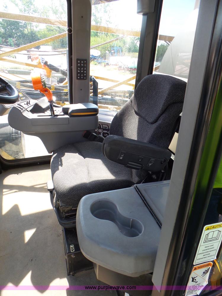 image for item L6879 2008 Rogator 1286C self-propelled applicator