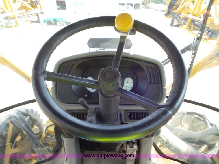 image for item L6879 2008 Rogator 1286C self-propelled applicator