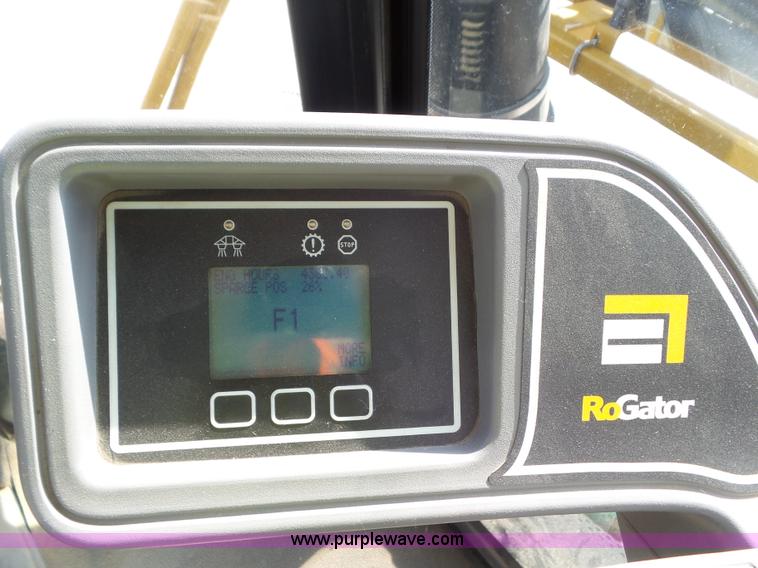 image for item L6879 2008 Rogator 1286C self-propelled applicator