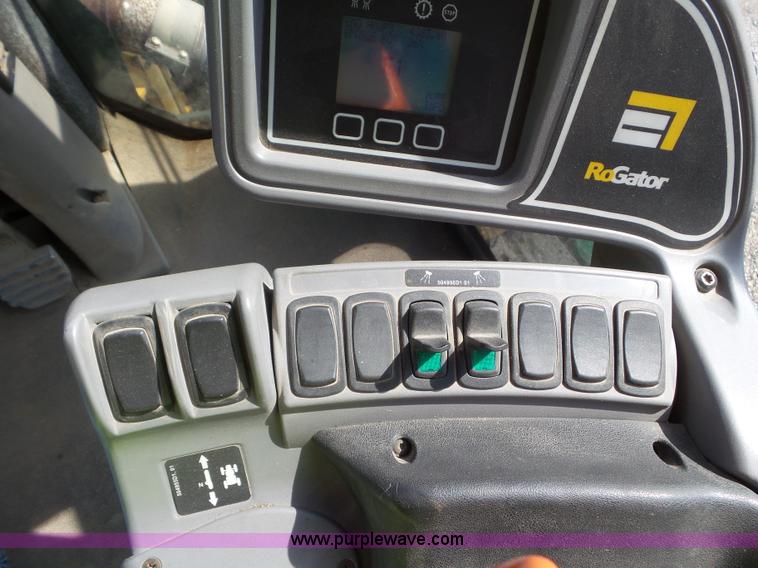 image for item L6879 2008 Rogator 1286C self-propelled applicator