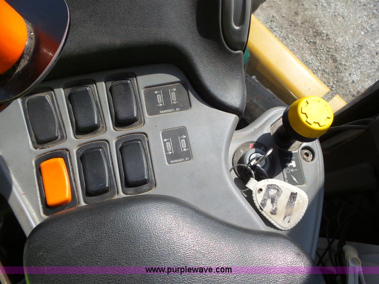 image for item L6879 2008 Rogator 1286C self-propelled applicator