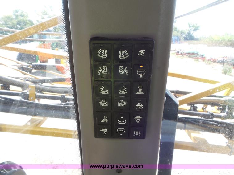 image for item L6879 2008 Rogator 1286C self-propelled applicator