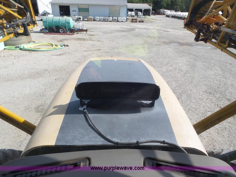 image for item L6879 2008 Rogator 1286C self-propelled applicator