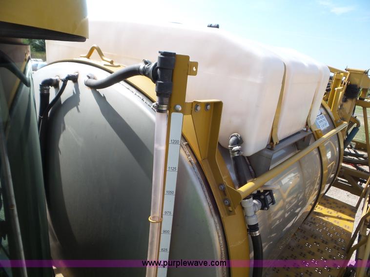 image for item L6879 2008 Rogator 1286C self-propelled applicator