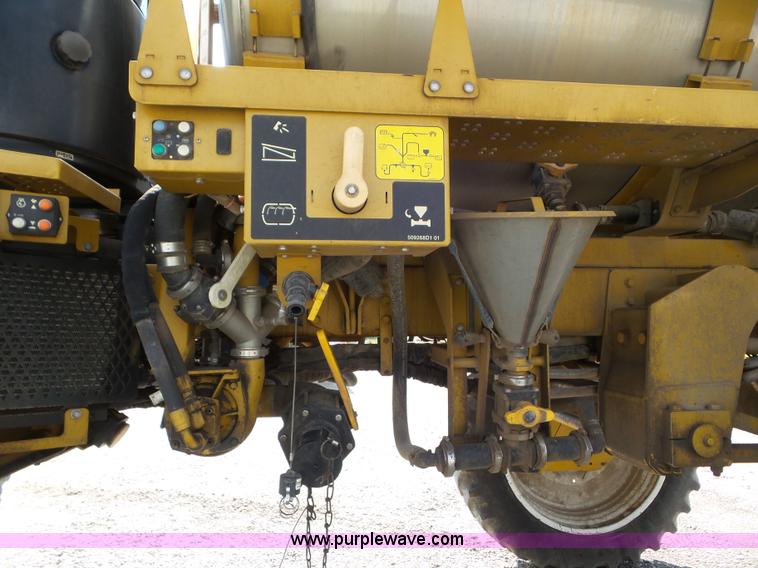 image for item L6879 2008 Rogator 1286C self-propelled applicator