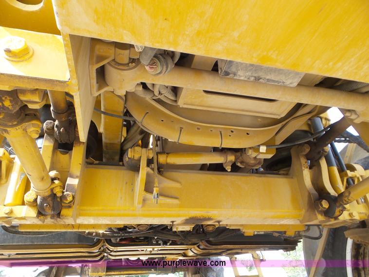 image for item L6879 2008 Rogator 1286C self-propelled applicator