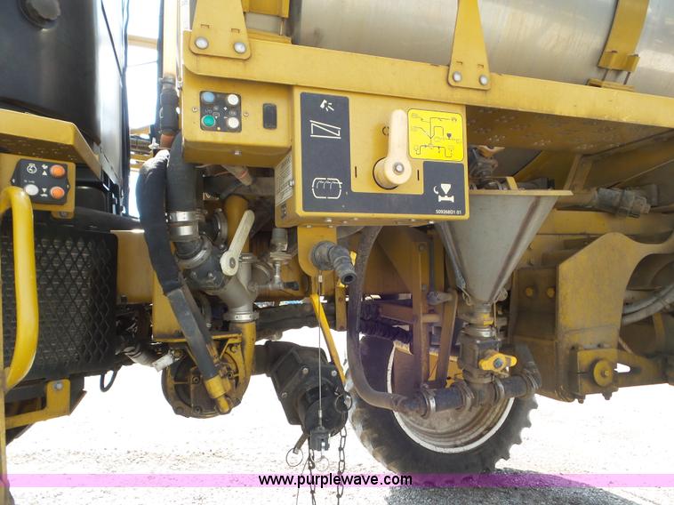 image for item L6879 2008 Rogator 1286C self-propelled applicator